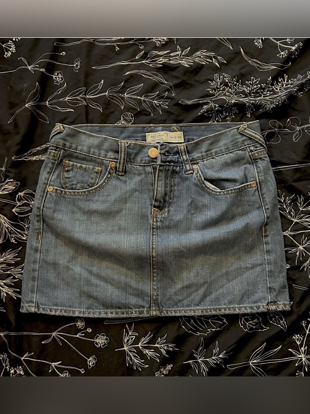 VINTAGE 2007 old navy denim mini skirt